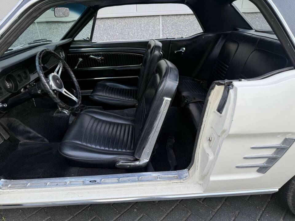 Image 23/40 of Ford Shelby GT 350 (1966)
