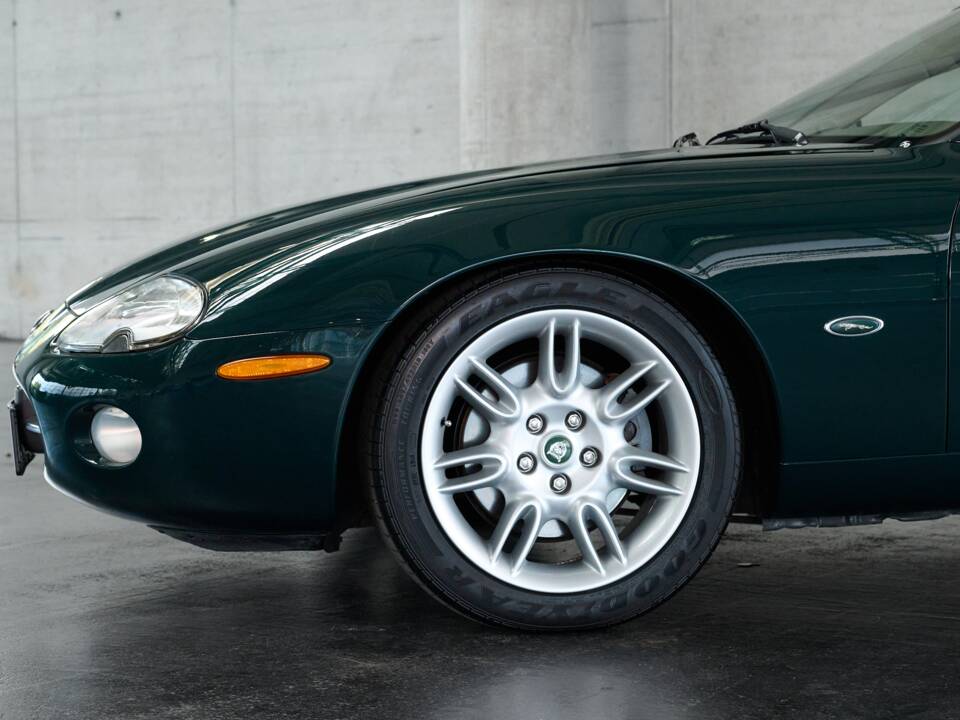 Bild 4/50 von Jaguar XK8 4.0 (2002)