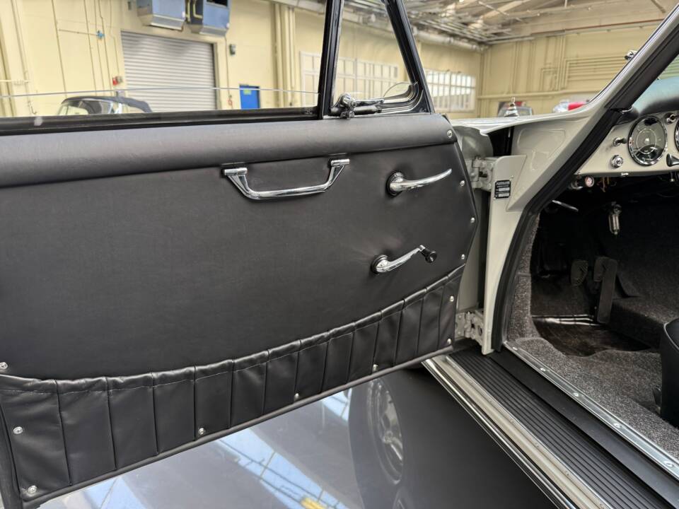 Afbeelding 22/31 van Porsche 356 B 1600 Super (1961)