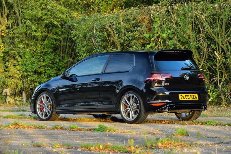 Bild 15/35 von Volkswagen Beetle 2.0 TSI (2017)