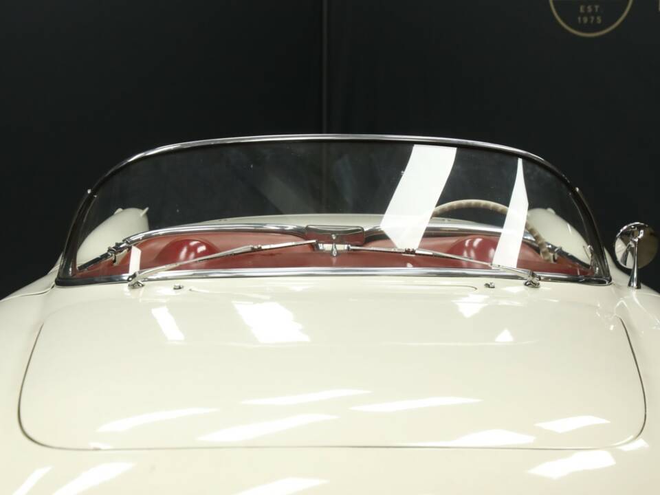 Image 25/50 of Chevrolet Corvette (1954)