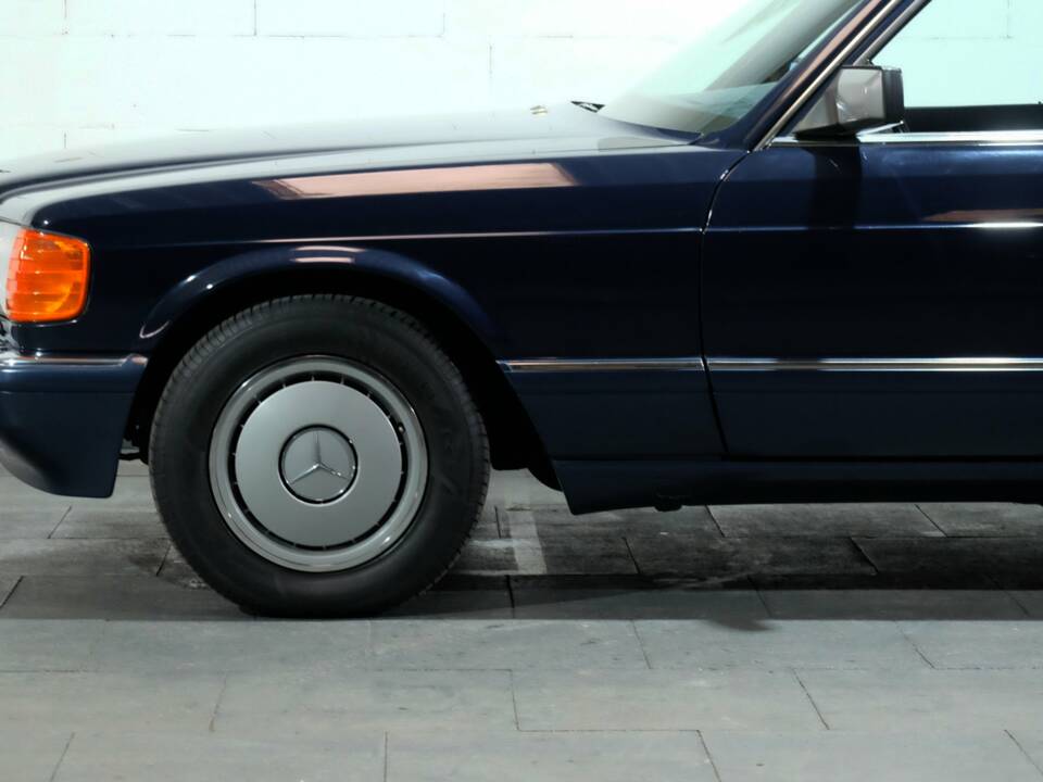Afbeelding 21/32 van Mercedes-Benz 560 SEL (1990)