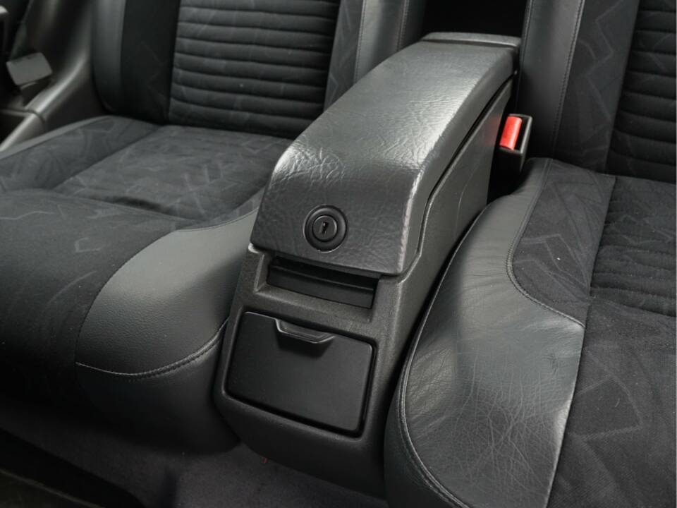 Image 27/42 of Volvo 480 Turbo (1992)