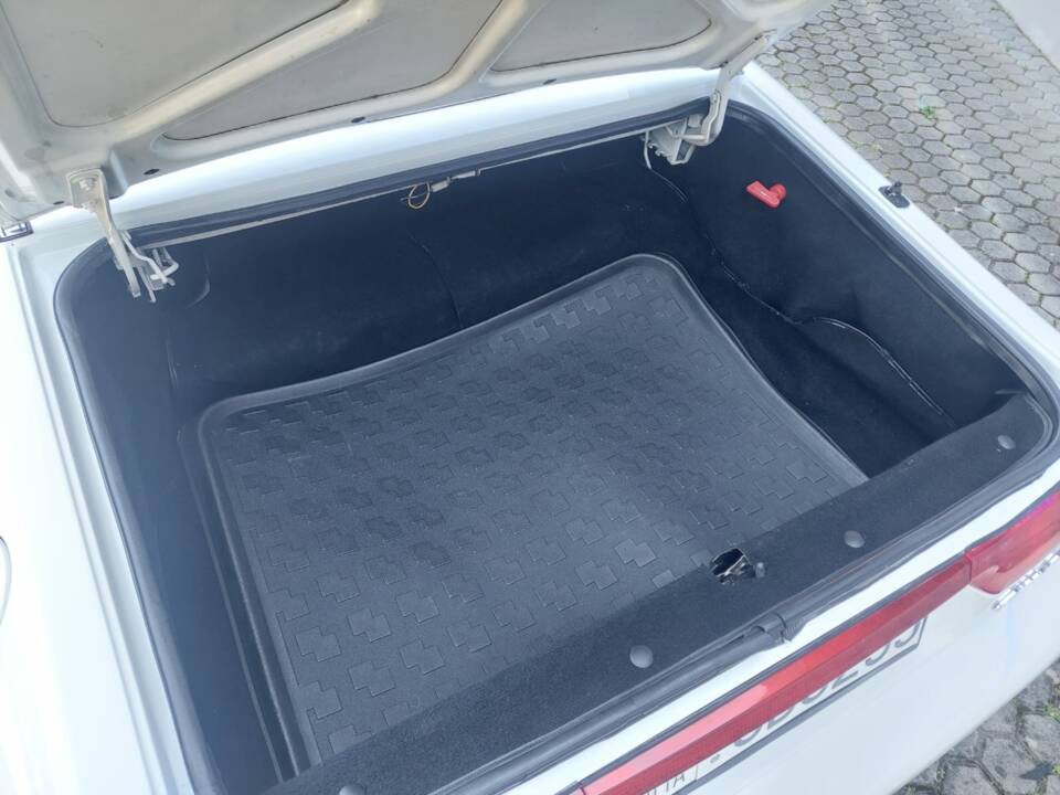 Image 6/27 of Alfa Romeo 2.0 Spider (1991)