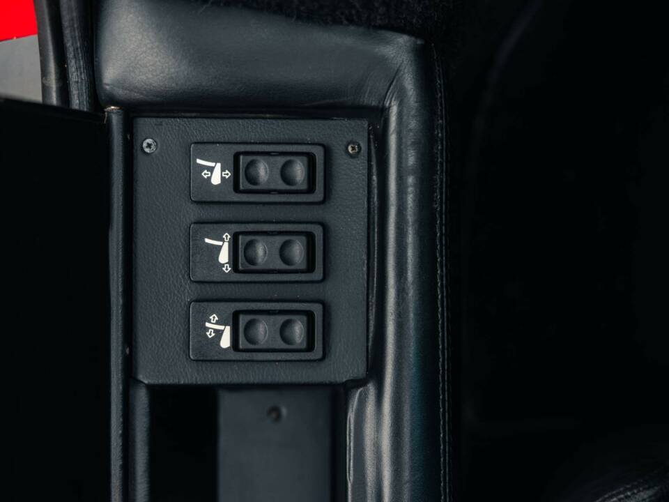 Bild 16/32 von Lamborghini Countach 25 Anniversary (1990)