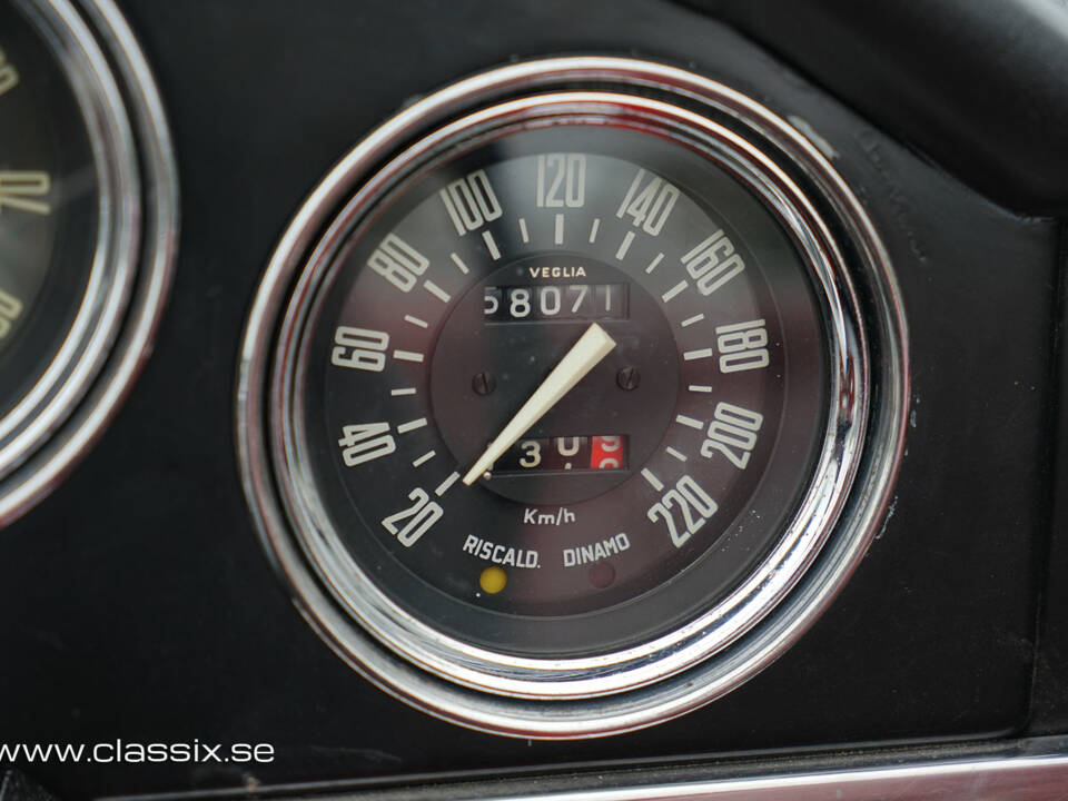 Image 19/20 of Alfa Romeo Giulia 1600 Spider (1964)