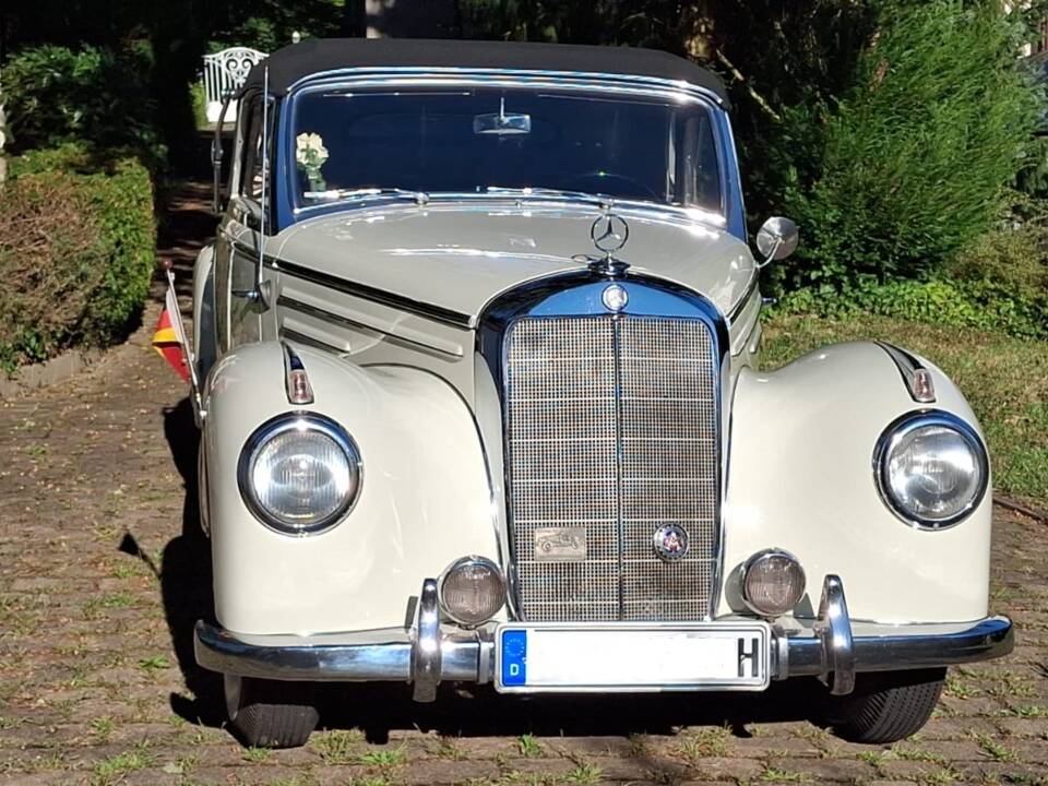 Afbeelding 2/5 van Mercedes-Benz 220 Cabriolet A (1952)