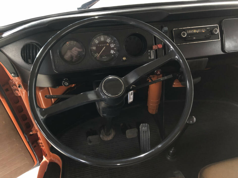 Bild 15/20 von Volkswagen T2b Pritsche (1977)