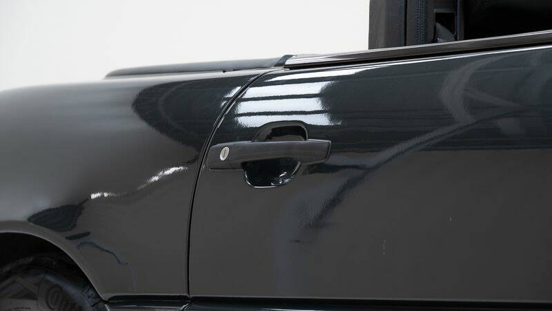 Image 15/15 of Mercedes-Benz 500 SL (1989)