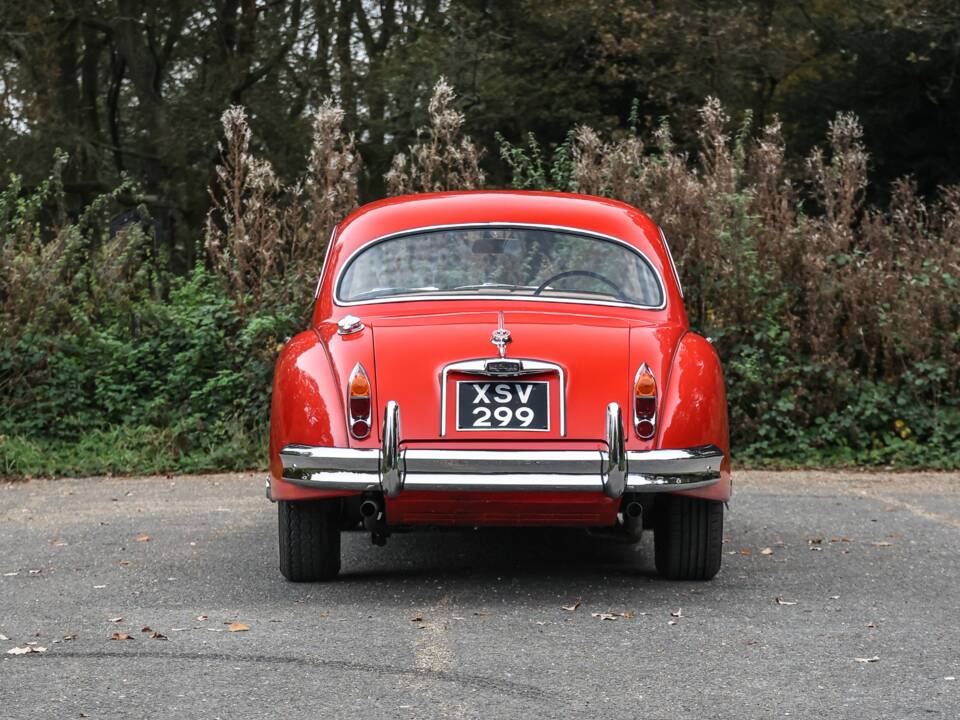 Image 41/45 of Jaguar XK 150 FHC (1960)