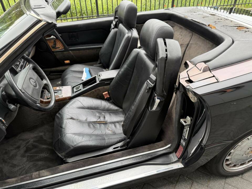 Image 16/44 of Mercedes-Benz 300 SL (1991)