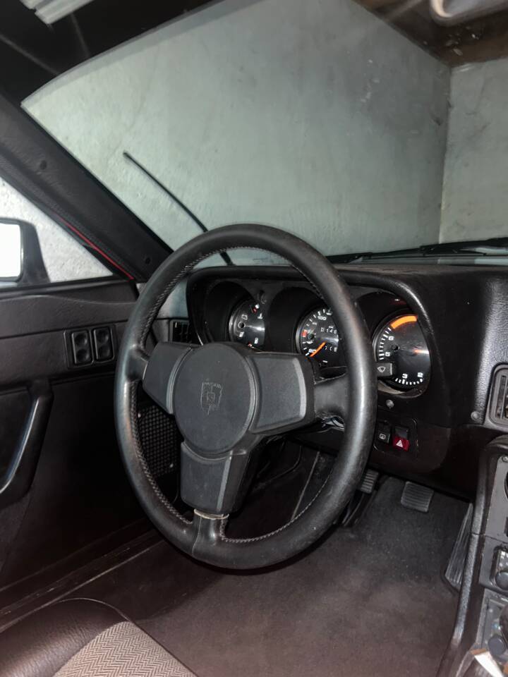 Image 22/42 de Porsche 924 (1984)