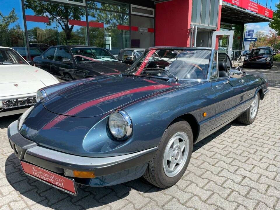 Image 2/16 of Alfa Romeo 1.6 Spider (1989)