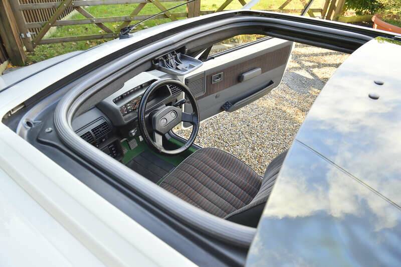 Image 27/35 of Peugeot 205 (1985)