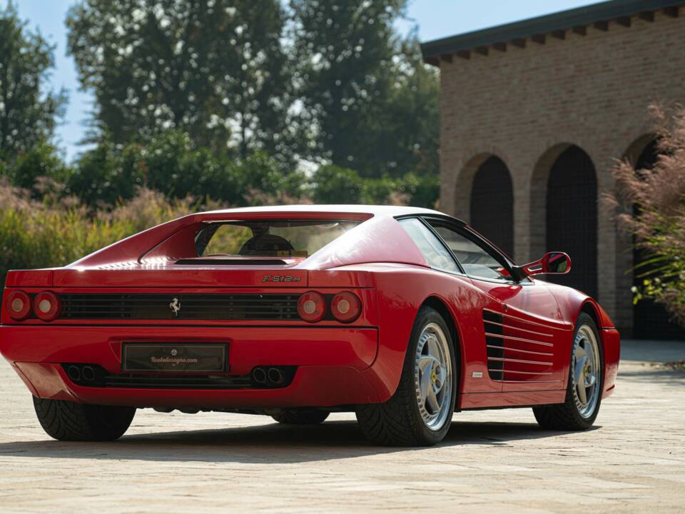 Image 17/50 of Ferrari 512 M (1996)