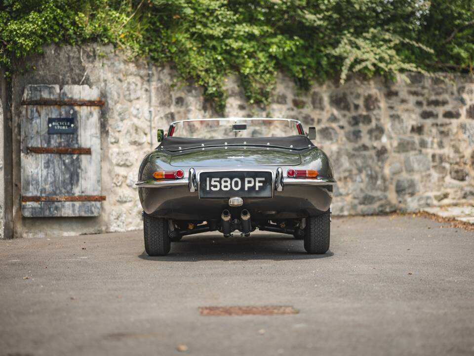 Image 15/50 of Jaguar Type E 3.8 (1963)