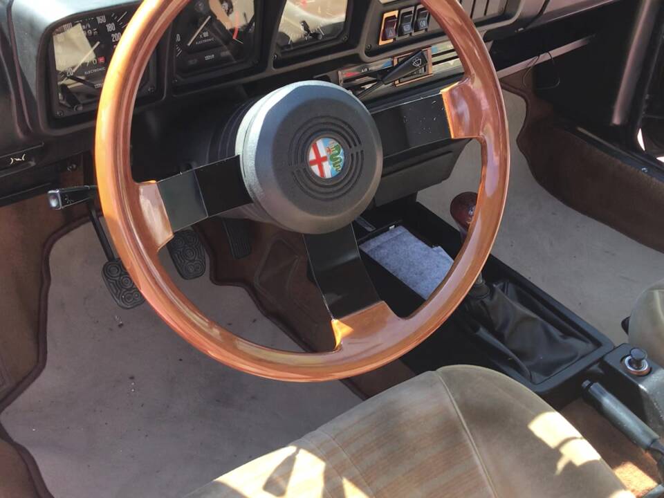 Afbeelding 17/20 van Alfa Romeo GTV 6 2.5 (1981)