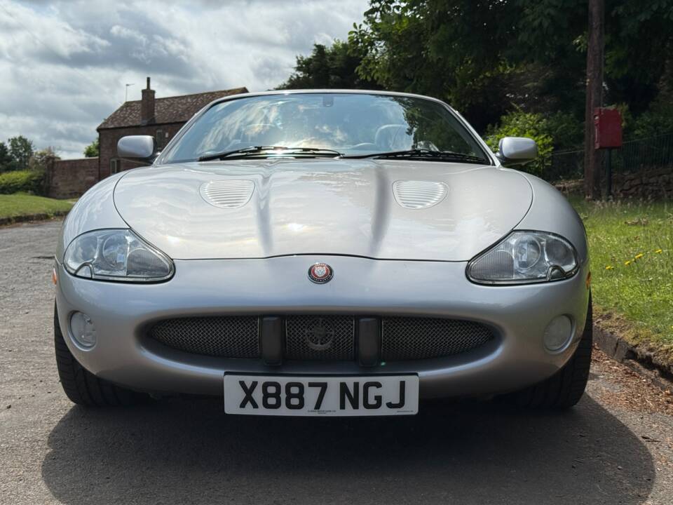 Bild 5/12 von Jaguar XKR (2001)