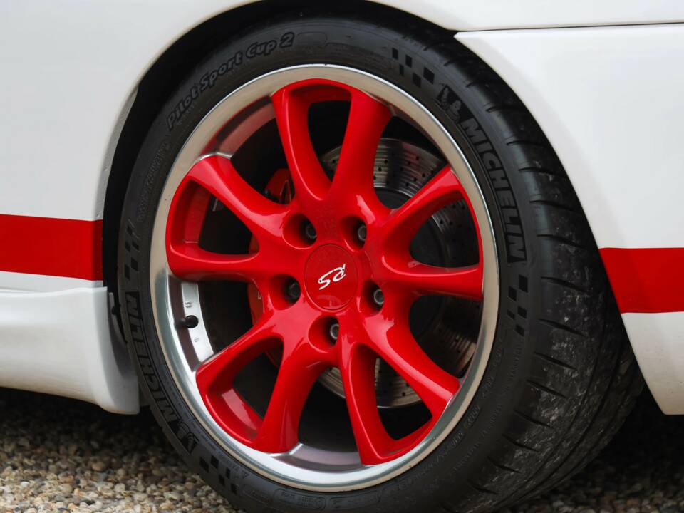 Immagine 28/50 di Porsche 911 GT3 RS (2004)