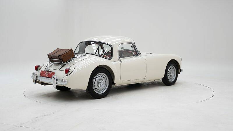 Image 2/15 of MG MGA Twin Cam (1959)