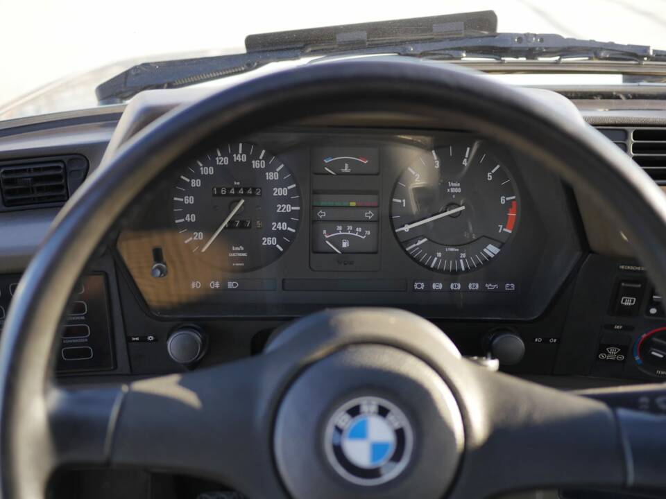 Afbeelding 10/44 van BMW 635 CSi (1985)