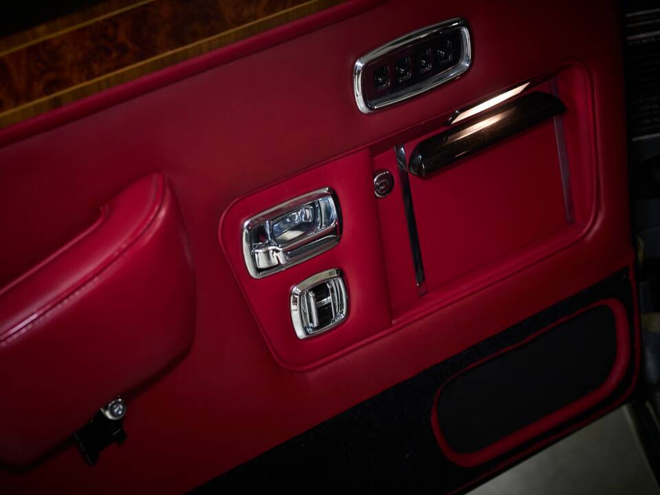 Imagen 89/100 de Rolls-Royce Corniche IV (1995)