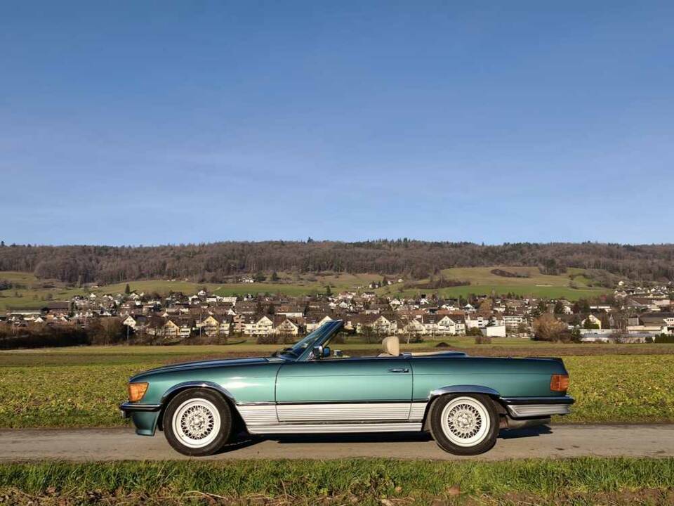 Image 3/26 of Mercedes-Benz 500 SL (1981)