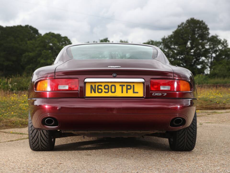 Immagine 7/17 di Aston Martin DB 7 (1996)