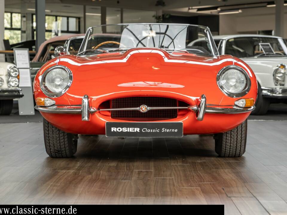 Imagen 8/15 de Jaguar E-Type 4.2 (1965)