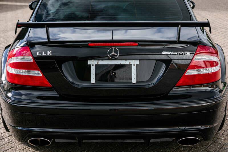 Image 18/50 of Mercedes-Benz CLK DTM AMG (2004)
