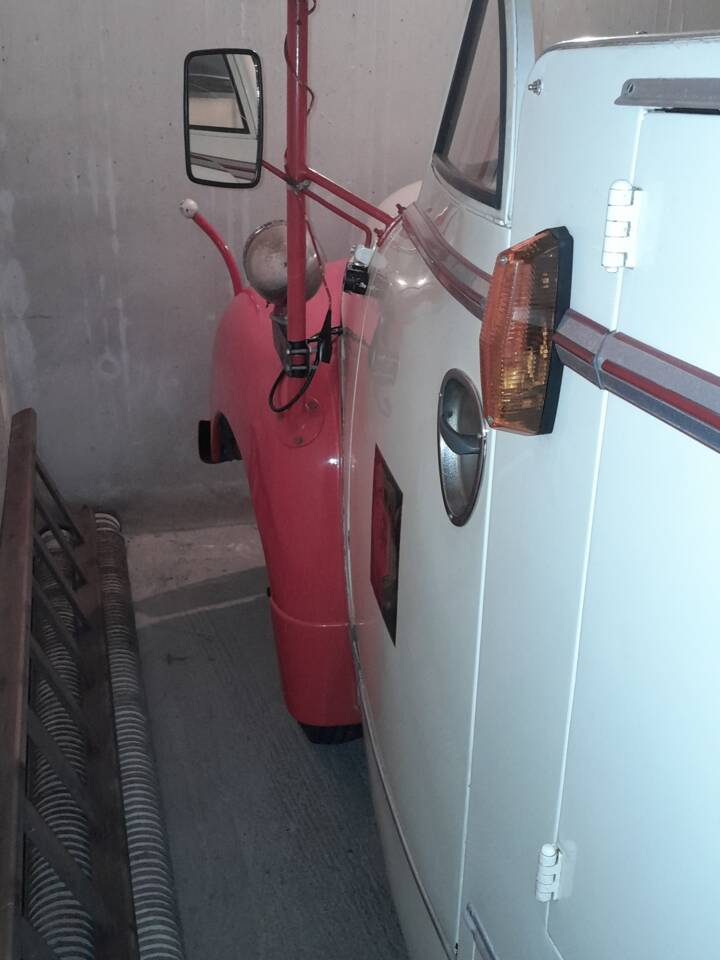 Blaulicht und Sirene auf Backbordseite