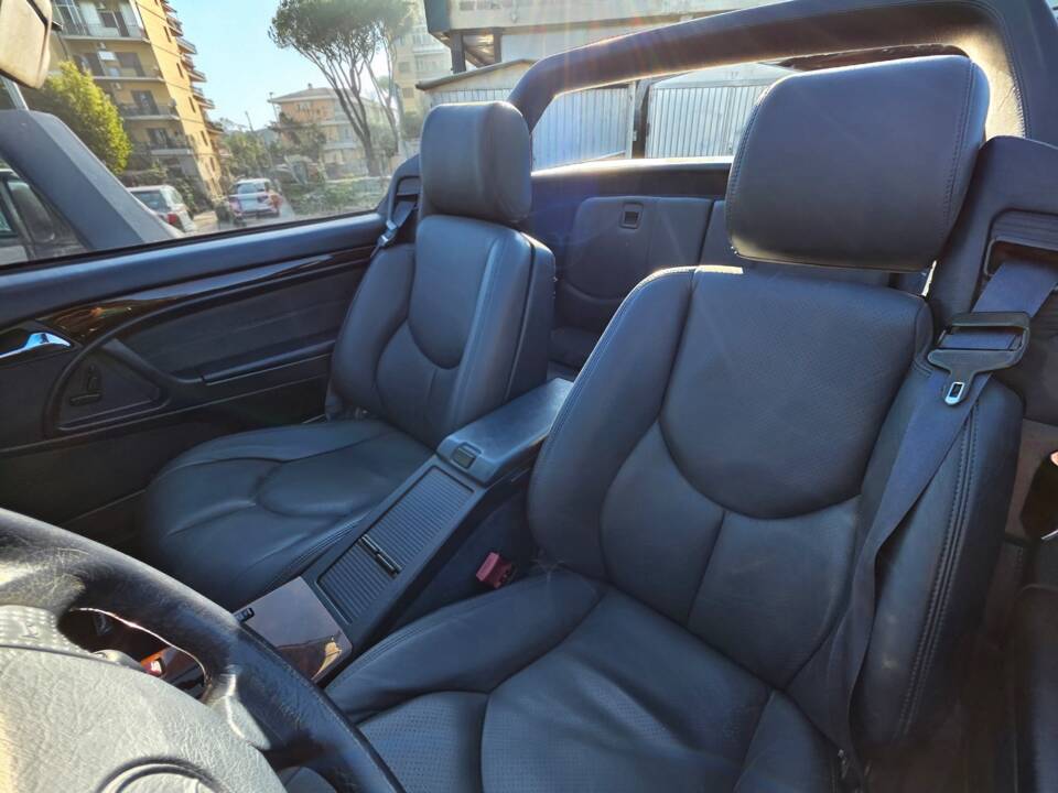 Bild 17/38 von Mercedes-Benz SL 500 (1998)