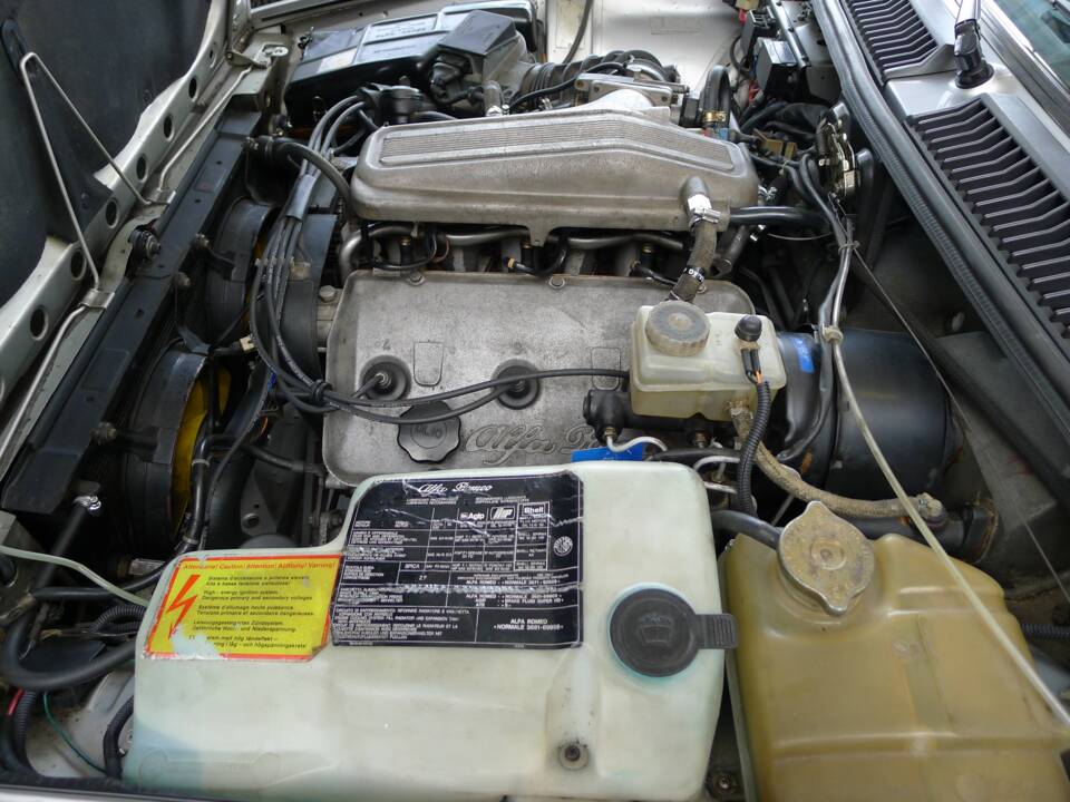 Bild 10/42 von Alfa Romeo GTV6 3.0 (1985)