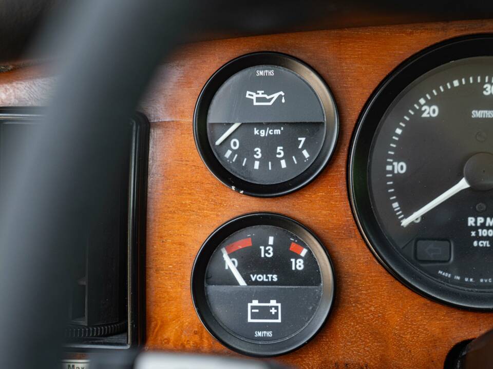 Image 50/50 of Jaguar XJ 6 4.2 (1981)