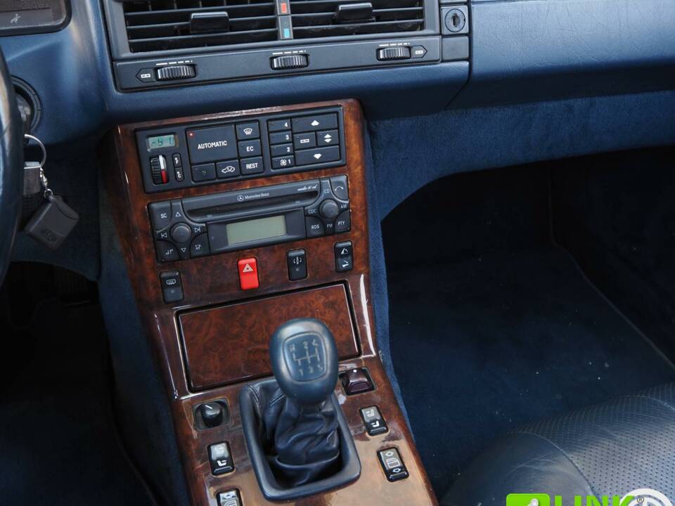 Image 12/50 de Mercedes-Benz 300 SL-24 (1992)