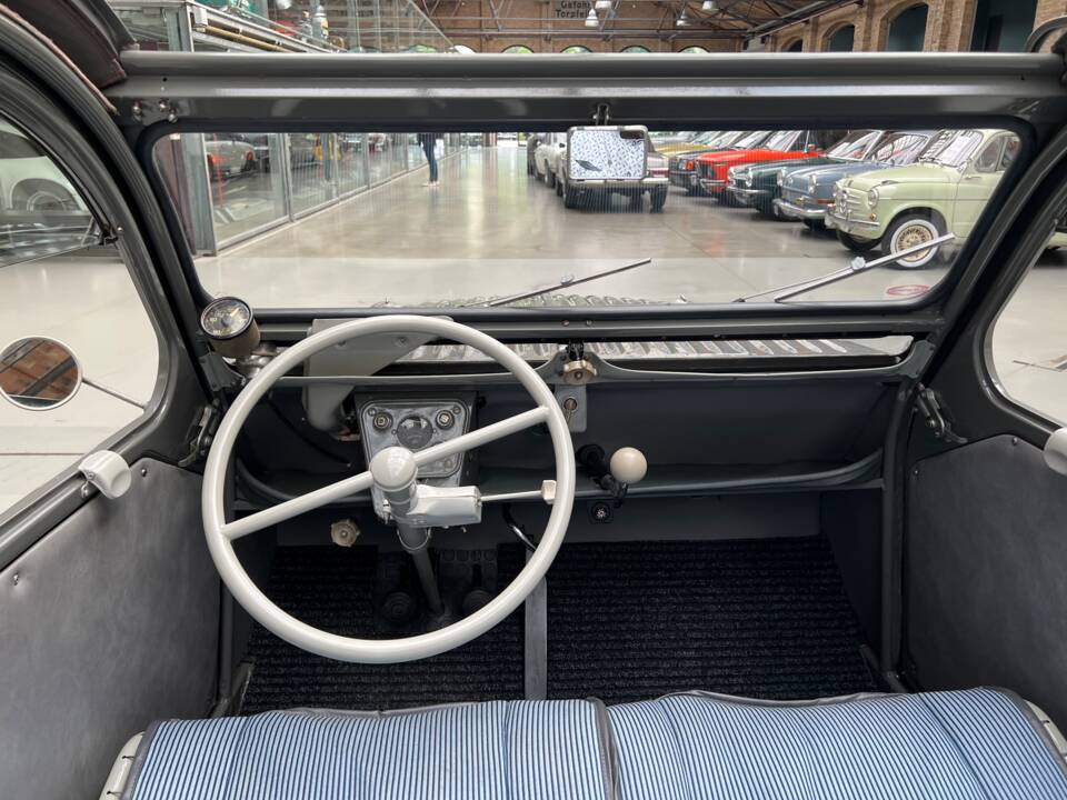 Bild 19/26 von Citroën 2 CV (1959)