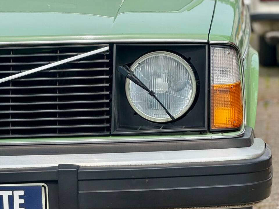 Bild 5/12 von Volvo 244 DL (1975)