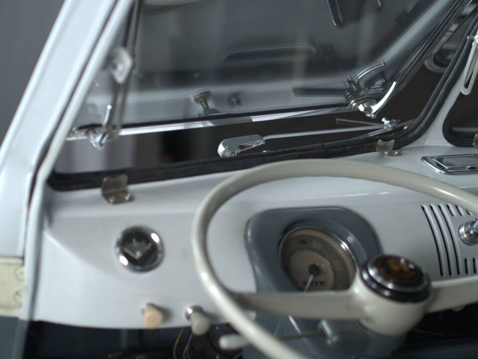 Bild 41/49 von Volkswagen T1 Brasil 1.6 (1970)