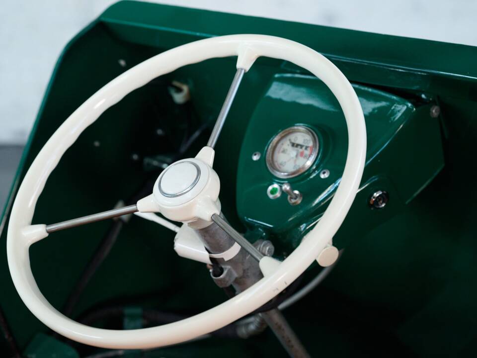 Image 34/50 of BMW Isetta hunting car (1955)