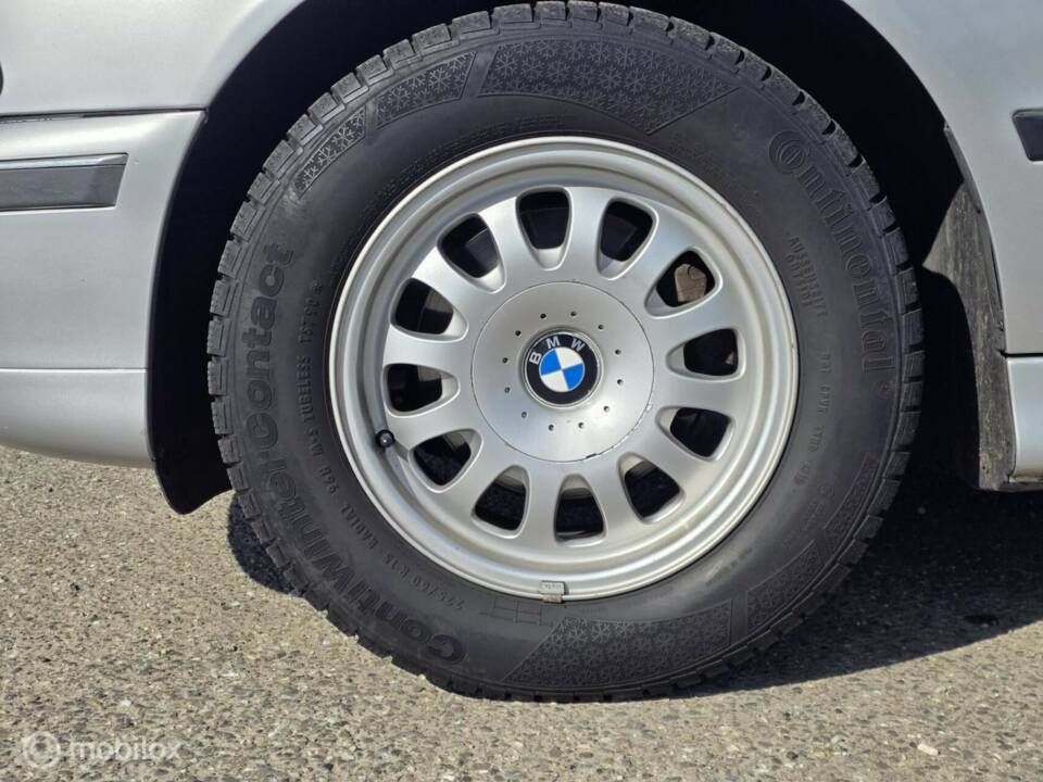 Imagen 9/37 de BMW 523i (1999)