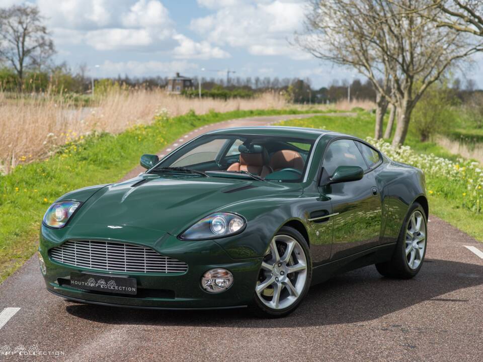 Image 1/17 of Aston Martin V12 Vanquish (2004)