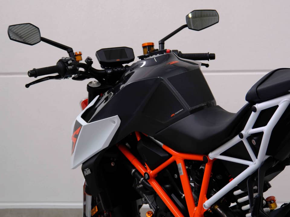 Image 62/83 of KTM 1290 Super Duke R (2018)