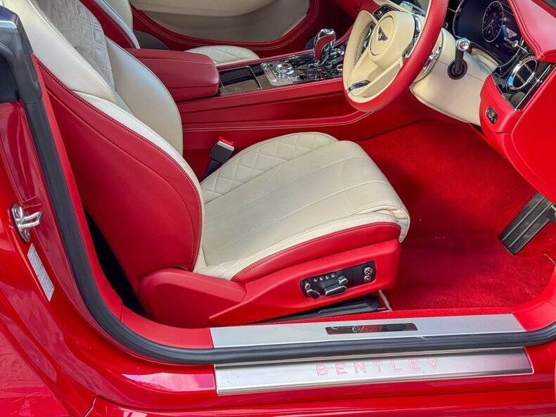 Image 9/44 of Bentley Continental GT V8 (2020)