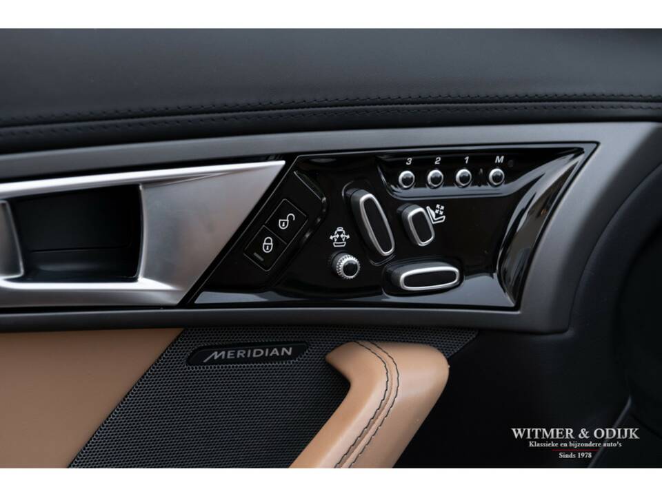 Image 21/37 de Jaguar F-Type S (2014)