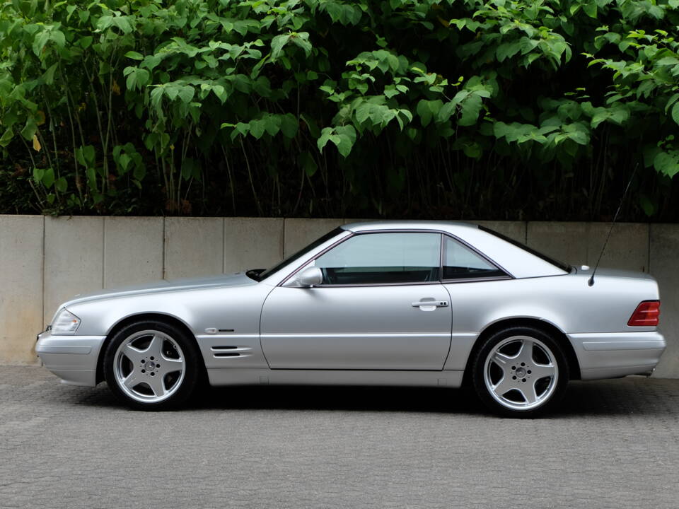 Imagen 9/13 de Mercedes-Benz SL 320 &quot;Final Edition&quot; (2001)
