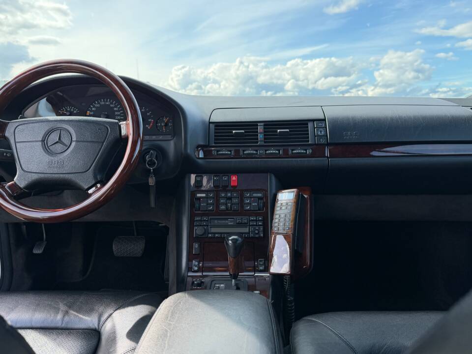 Image 17/25 of Mercedes-Benz S 500 Coupé (1994)
