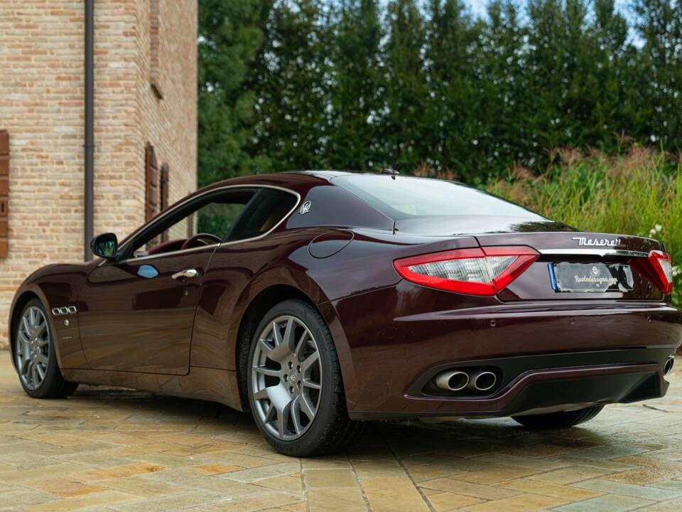 Image 14/50 of Maserati GranTurismo 4.2 (2009)