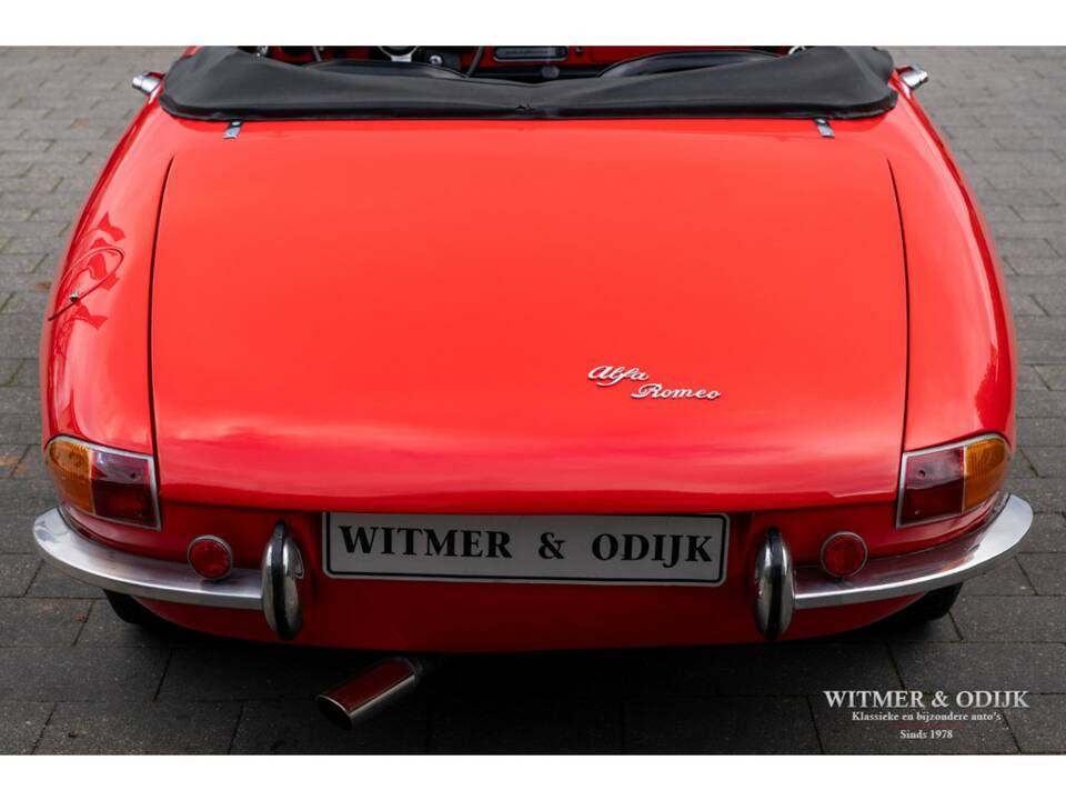 Image 24/29 of Alfa Romeo 1600 Spider Duetto (1967)