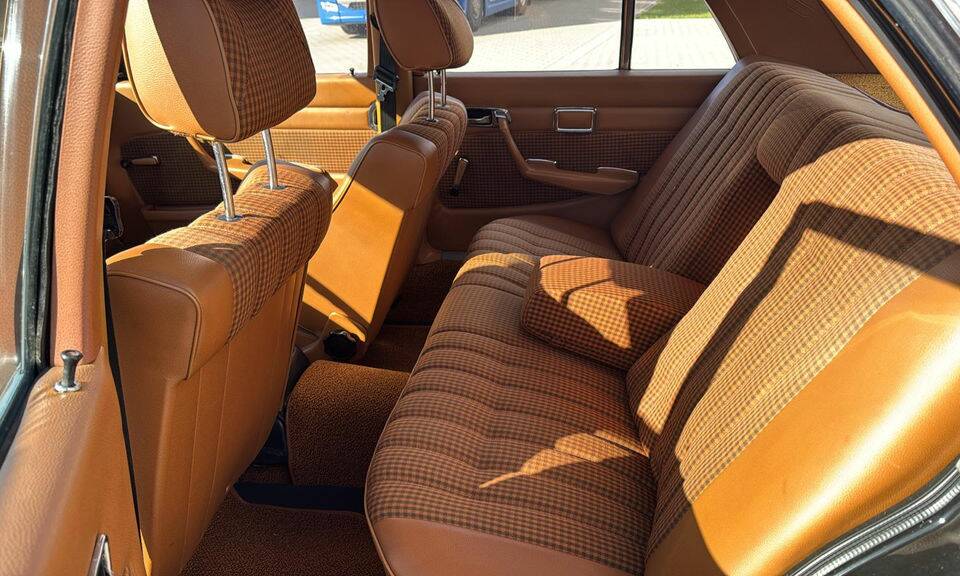 Bild 7/8 von Mercedes-Benz 280 SE (1977)