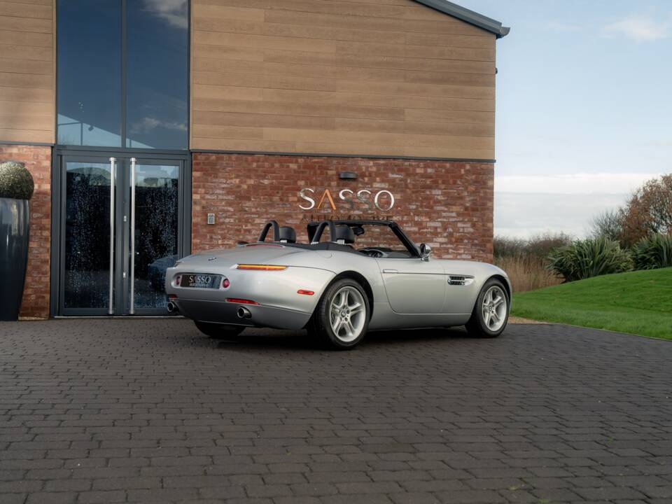 Image 16/84 of BMW Z8 (2001)
